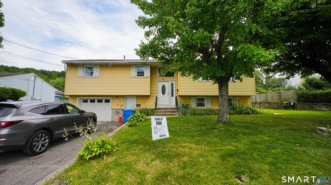 Building Photo - 870 Woodtick Rd