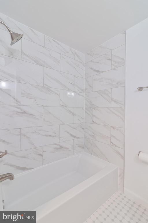Building Photo - 8748 Ridge Hollow Ct