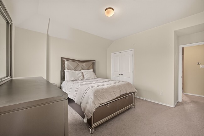 Building Photo - 322 Marble Springs Ln