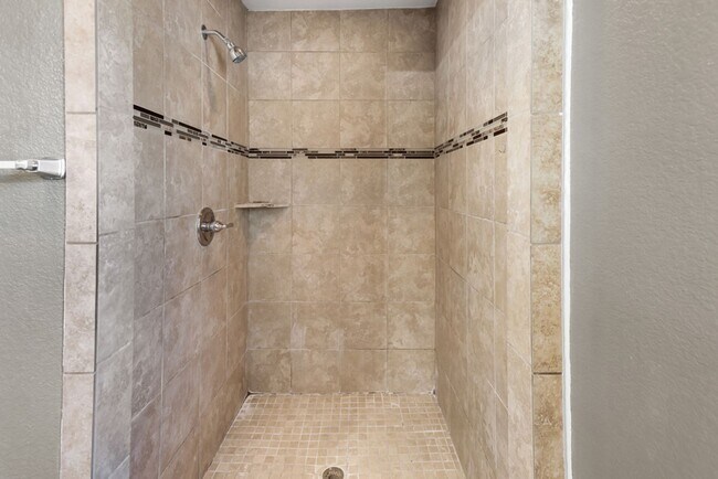 Building Photo - 939 John Page Dr