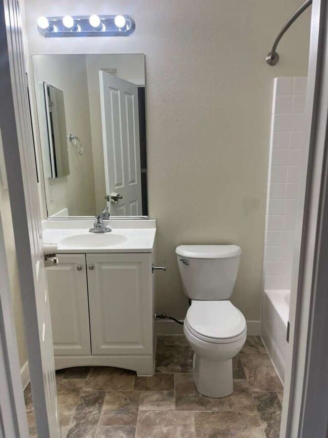 Building Photo - 3 bed 2.5 Bath 2 car garage/ Central AC/ Ewa Beach!