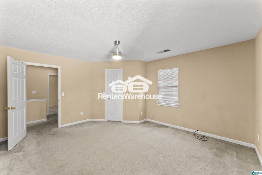 Building Photo - 3042 Wood Cir
