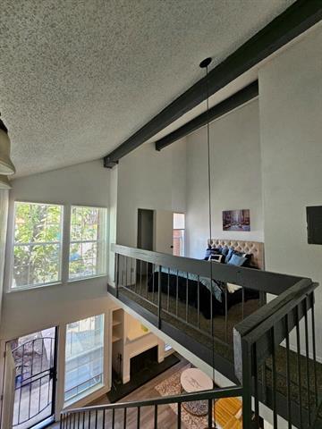 Building Photo - 7152 Fair Oaks Ave