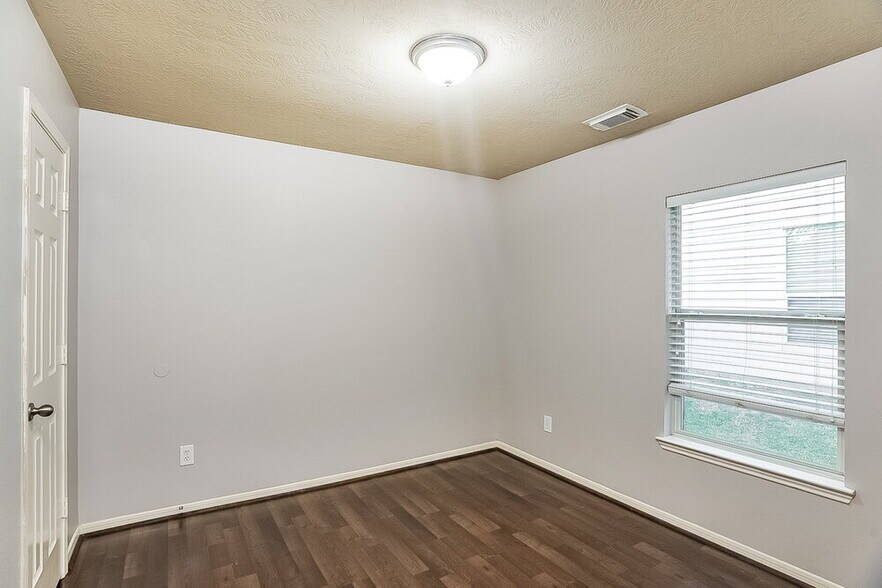 Building Photo - 11303 Northam Dr