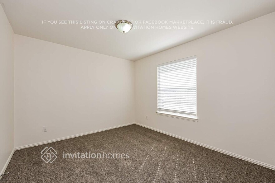 Building Photo - 5237 Bay View Dr