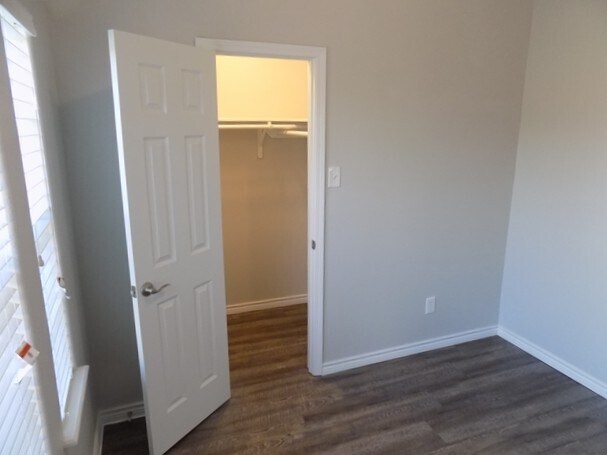 Building Photo - 12411 Greensbrook Forest Dr