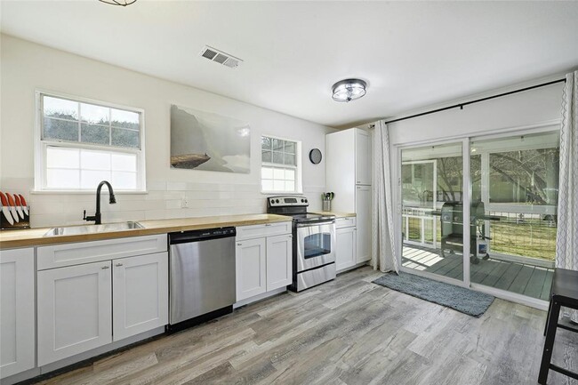 Building Photo - 2627 Geronimo Trail