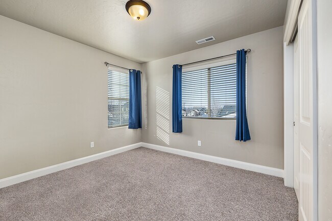 Building Photo - 5344 W Los Flores St