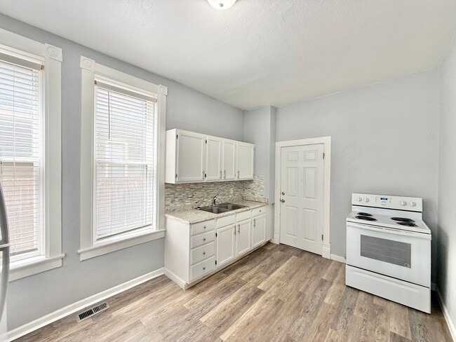 Building Photo - 309-311 Colorado Ave