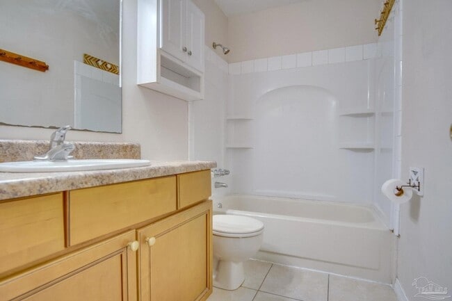 Building Photo - 8111 Stonebrook Dr
