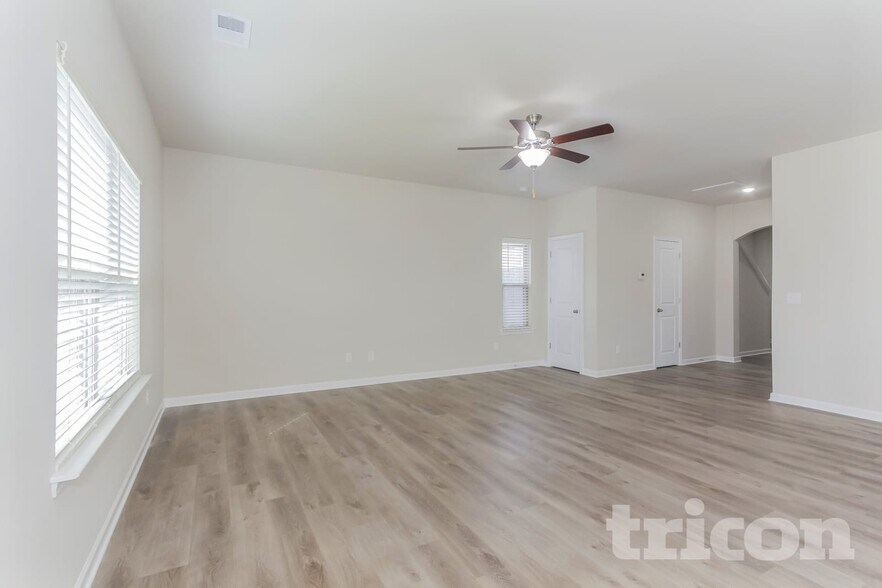 Building Photo - 106 Spring Knoll Dr