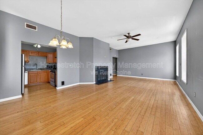 Building Photo - 322 N Boyle Ave