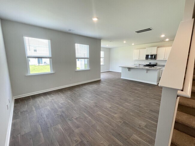 Building Photo - 240 Blue Haw Dr