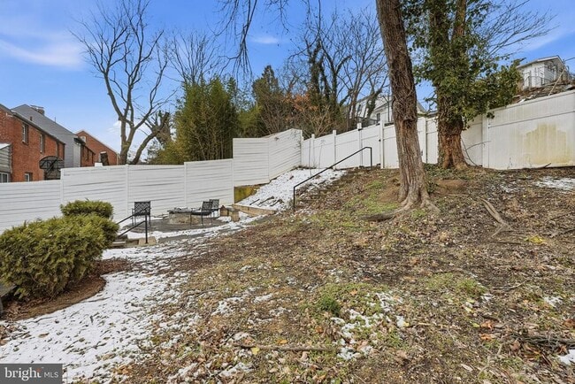 Building Photo - 2111 32nd Pl SE