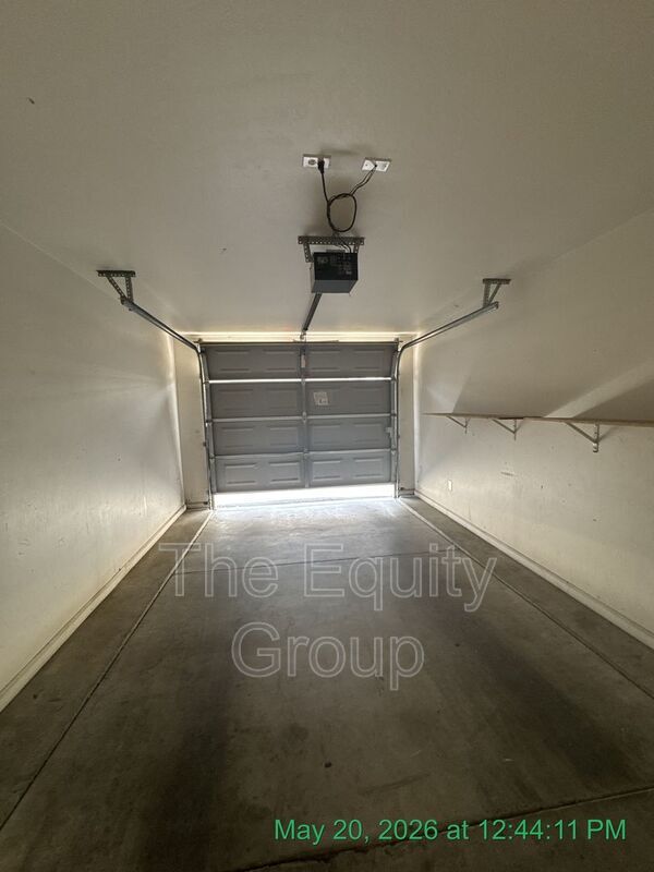 Building Photo - 407 N Park St