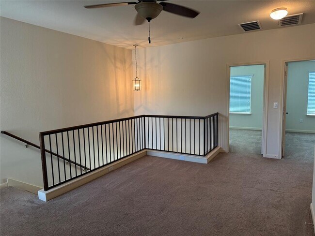 Building Photo - 1620 Bryant Dr