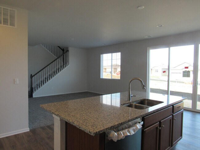 Building Photo - Corner lot home in Highly Desirable Reunion