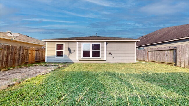 Building Photo - 16611 Cheshire Grove Ln