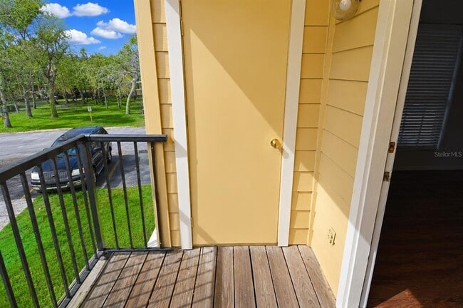 Building Photo - 8625 Mallard Reserve Dr
