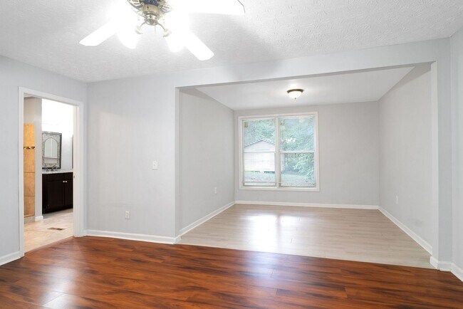 Building Photo - Spacious 4BR House in Lawrenceville