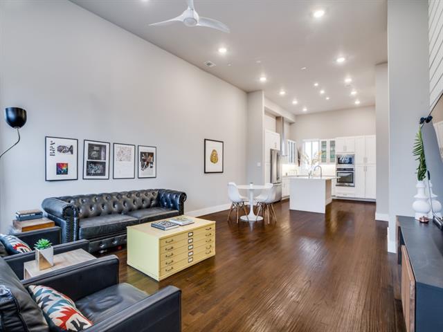 Building Photo - 3816 Roseland Ave