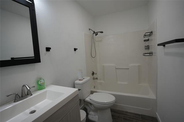 Building Photo - 4535 Parry Ave