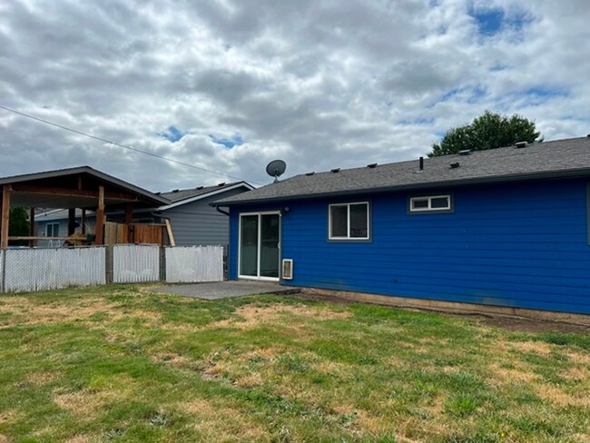 Building Photo - 385 Dianne Ct
