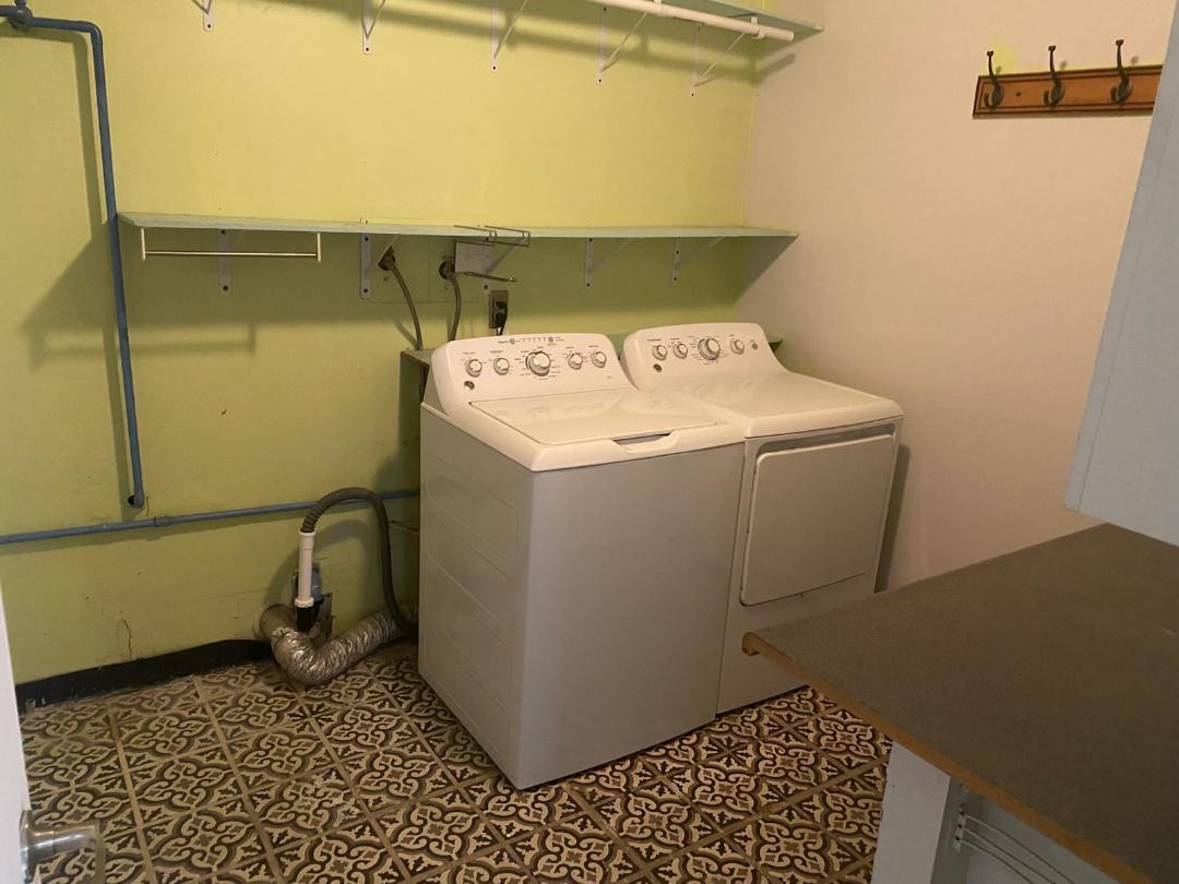 Laundry - 2937 E Turquoise Dr