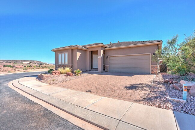 Building Photo - Spacious 3 Bedroom Corner Lot Home Near So...
