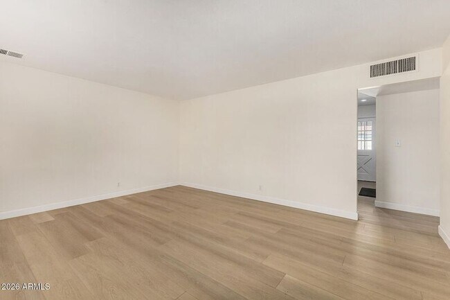 Building Photo - 220 E McKinley St