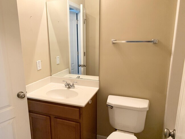 Building Photo - 306 Kaley Dr
