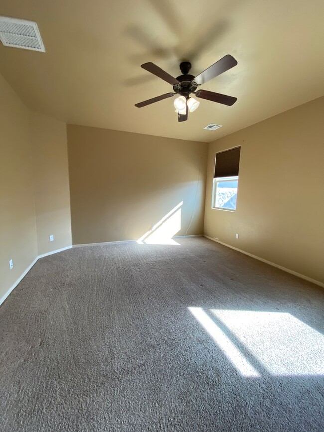 Building Photo - Gorgeous Home, New Carpet & Great Location!