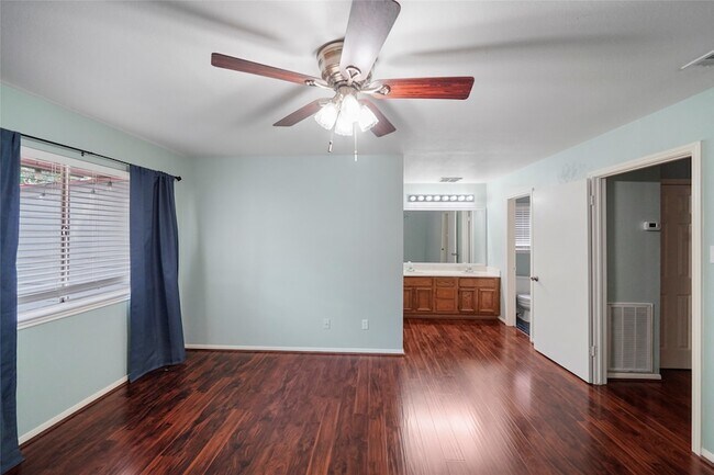 Building Photo - 17206 Park Lodge Dr