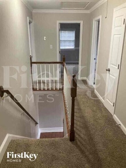 Building Photo - 5430 Mallard Dr S