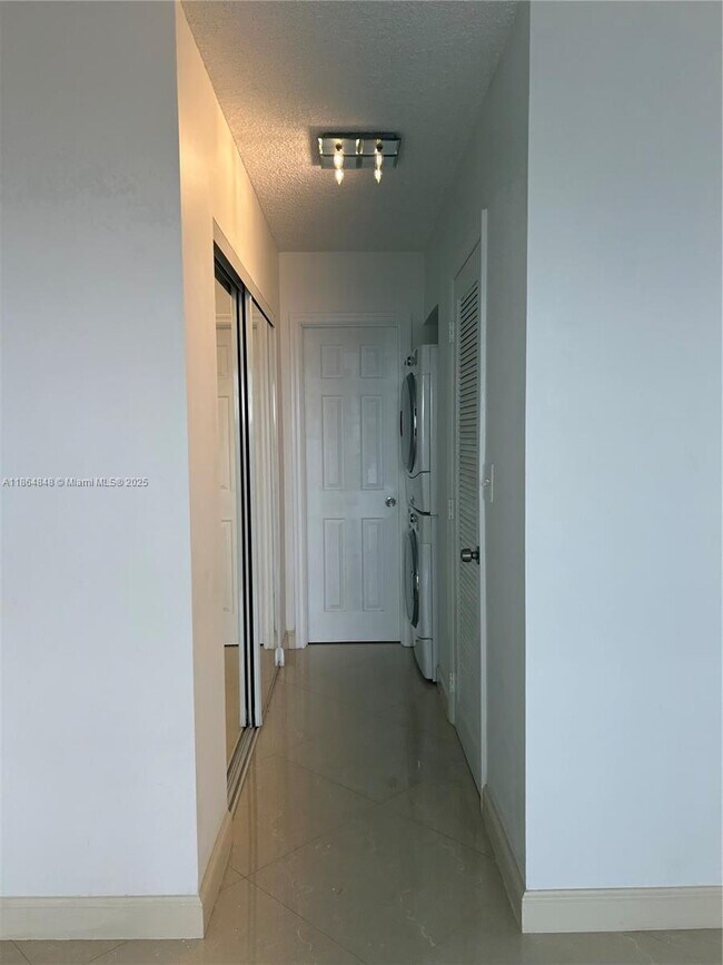 Building Photo - 3800 S Ocean Dr