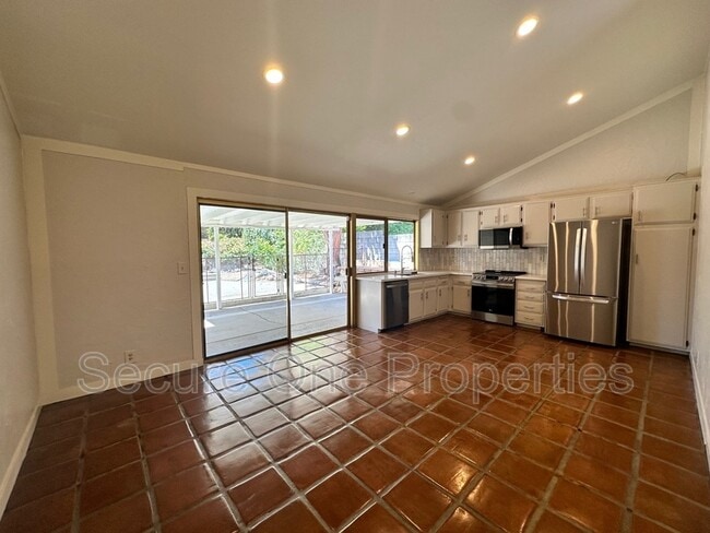 Building Photo - 29476 Trailway Ln