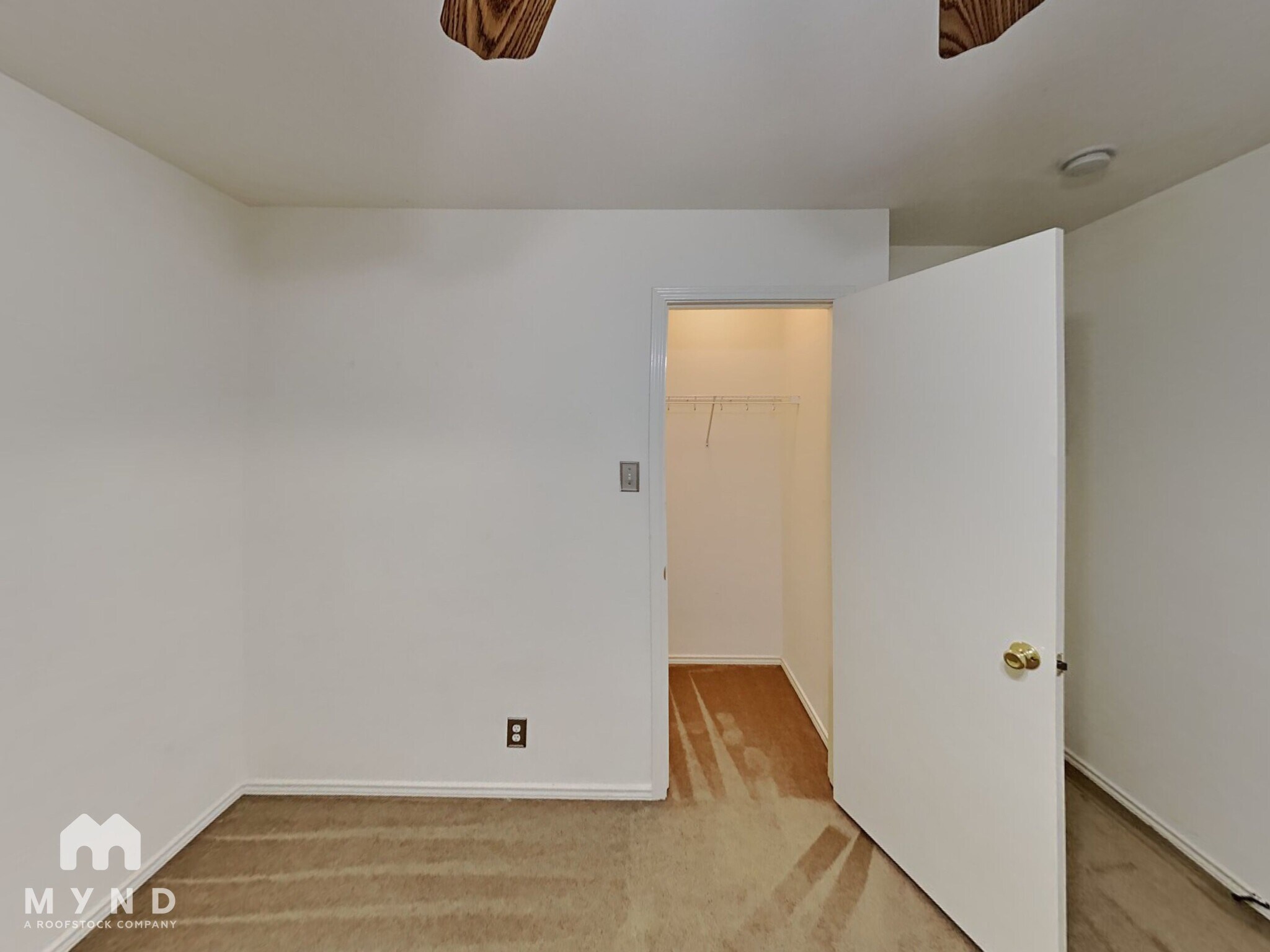 Building Photo - 4611 Echo Lake Dr