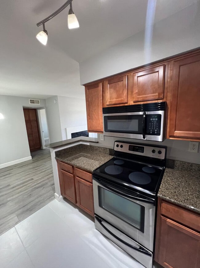 Building Photo - 5995 N 78th St