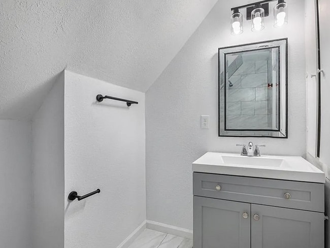 Building Photo - Modern Charm Meets Historic Character – Re...