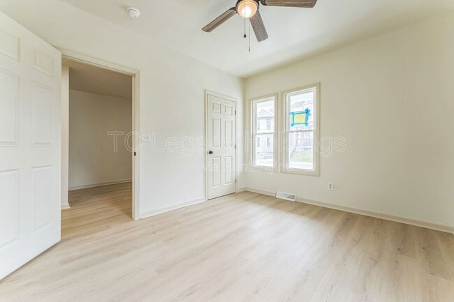 Building Photo - 421 Walnut Ave