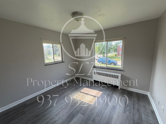 Building Photo - 404 Ryburn Ave