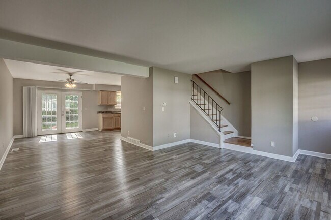 Building Photo - 1389 W Galbraith Rd