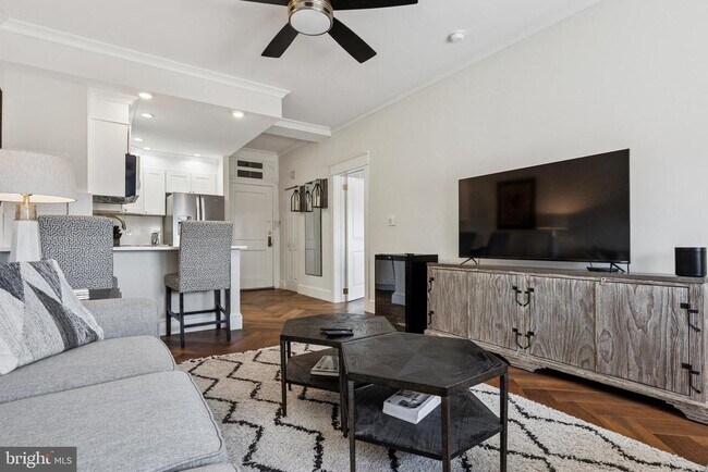 Building Photo - 1324 Locust St