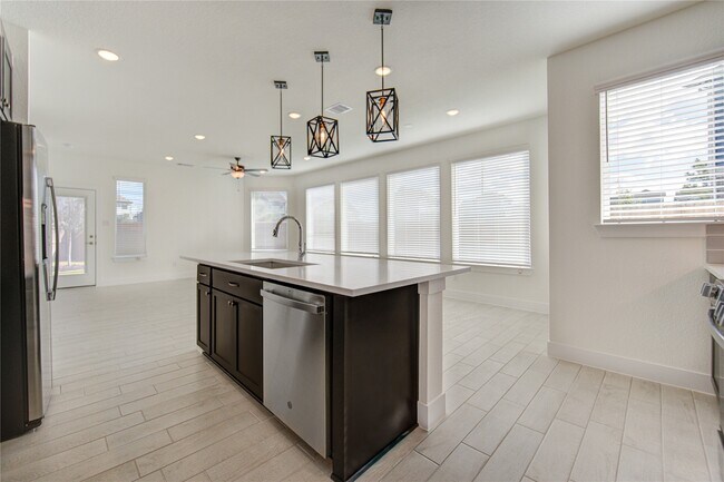 Building Photo - 7630 Meadow Mouse Ln