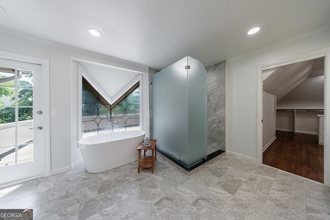 Building Photo - 459 Atlanta Country Club Dr
