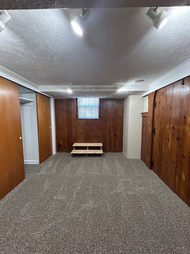 Building Photo - 4124 Davenport St