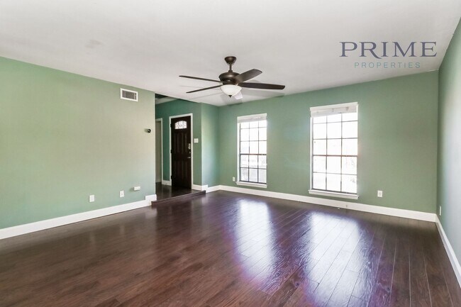 Building Photo - Amazing Austin condo!