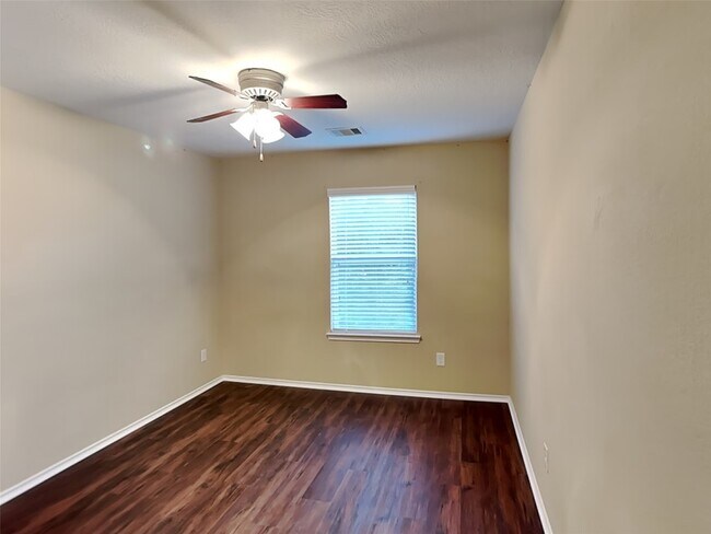 Building Photo - 15326 Boulder Hollow Ln