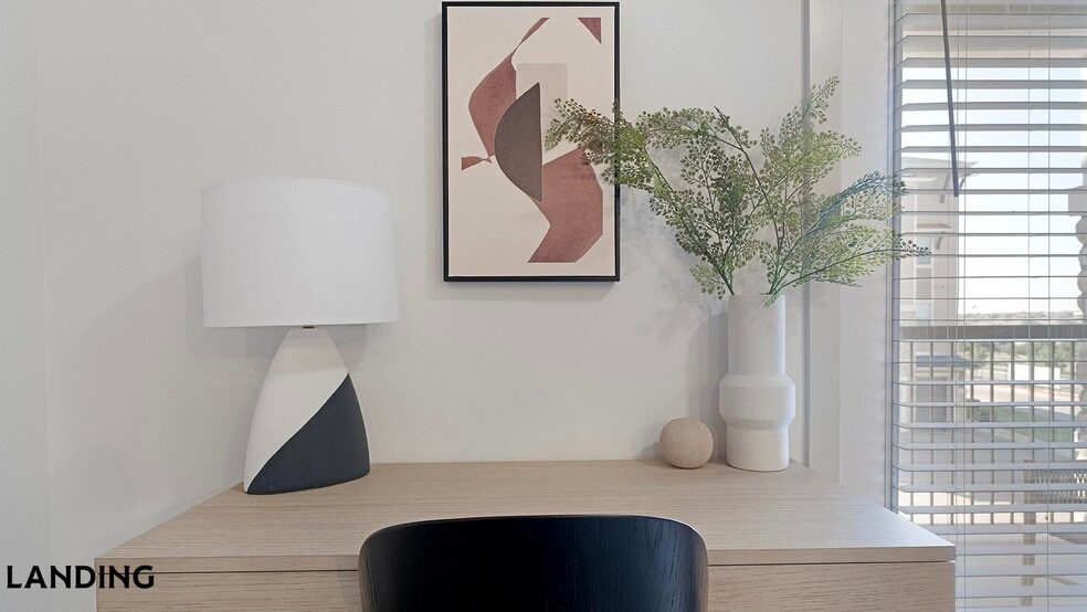 Building Photo - 2825 Main St