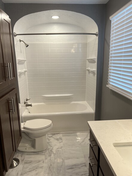 Bathroom - 1124 Emerald St